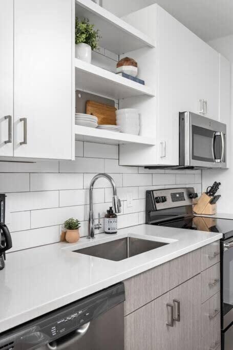 Dream Apartment Near Whole Foods Cozysuites Индианаполис Экстерьер фото